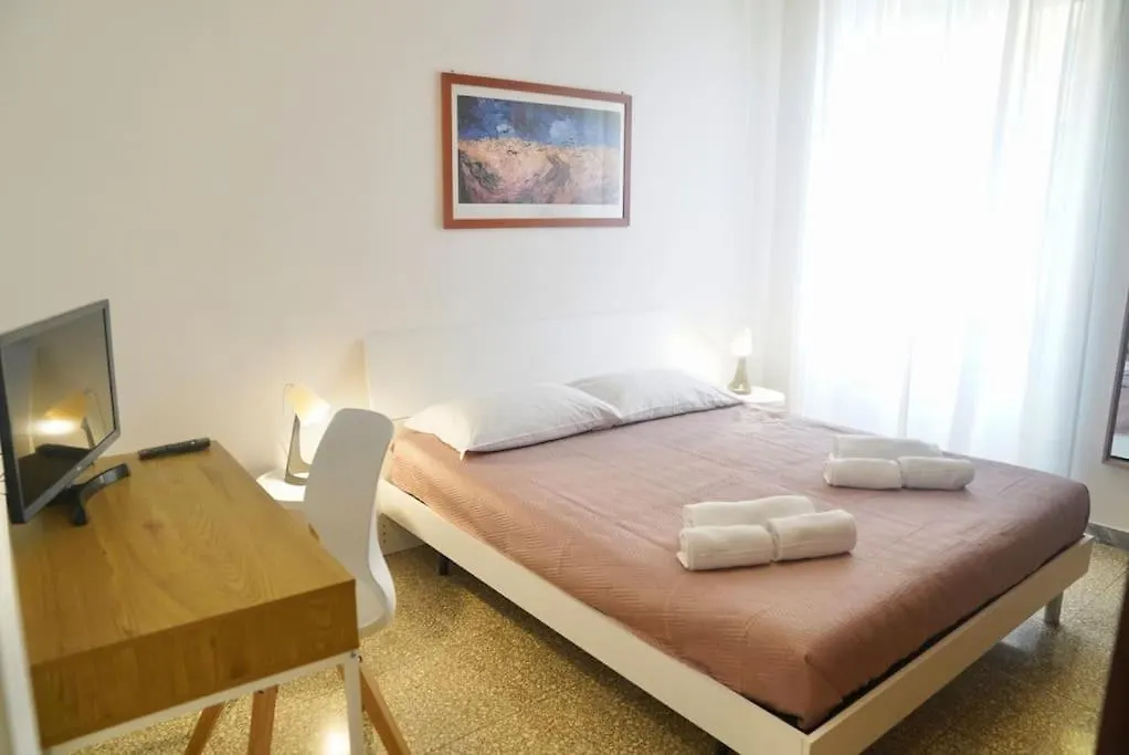 Domus Piramide Apartment Rome